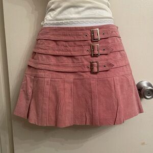 Y2K Pink leather pleated belt buckle skirt
